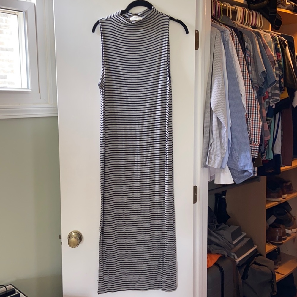 Everly Sleeveless MIDI Dress
